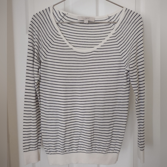 LOFT by Ann Taylor White and Navy Raglan Sleeve Scoop Neck Sweater Sz. S - Picture 3 of 4